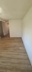 Blick vom Wohnzimmer in Richtung Küche