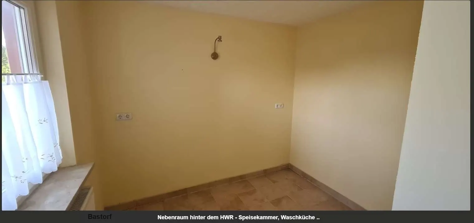 Nebenraum hinter dem HWR - Speisekammer Waschküche
